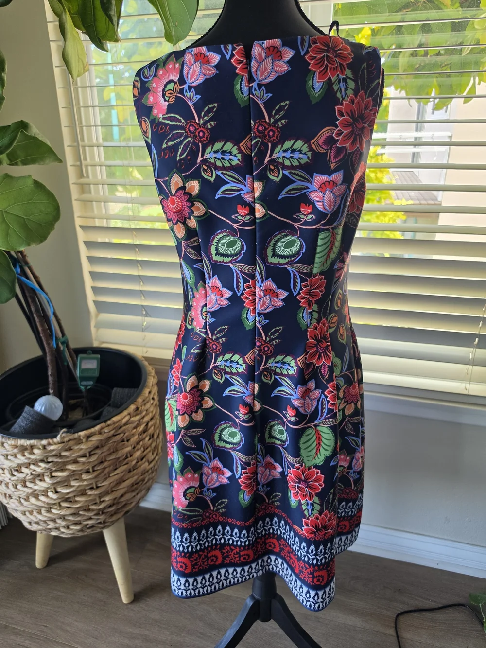 Vince Camuto Navy Floral Fit-and-Flare Midi Dress - Picture 4 of 5